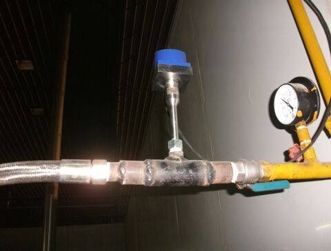 Compressed air metering via differential presse